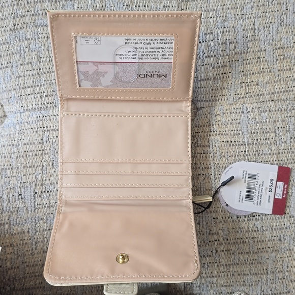 MUNDI BRAND WOMEN'S "ALMOND" WALLET WITH RFID PROTECTION - Picture 5 of 13
